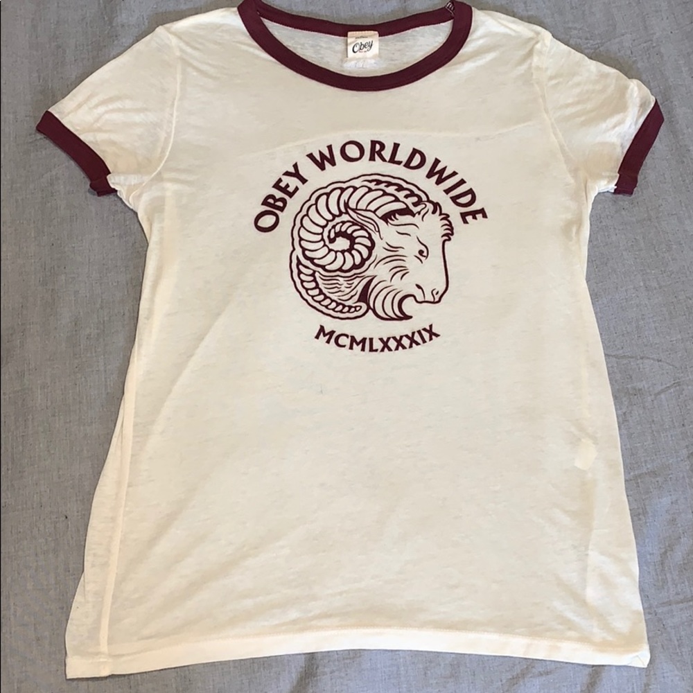 Obey tee